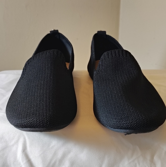 Danskin Flats - Picture 1 of 8